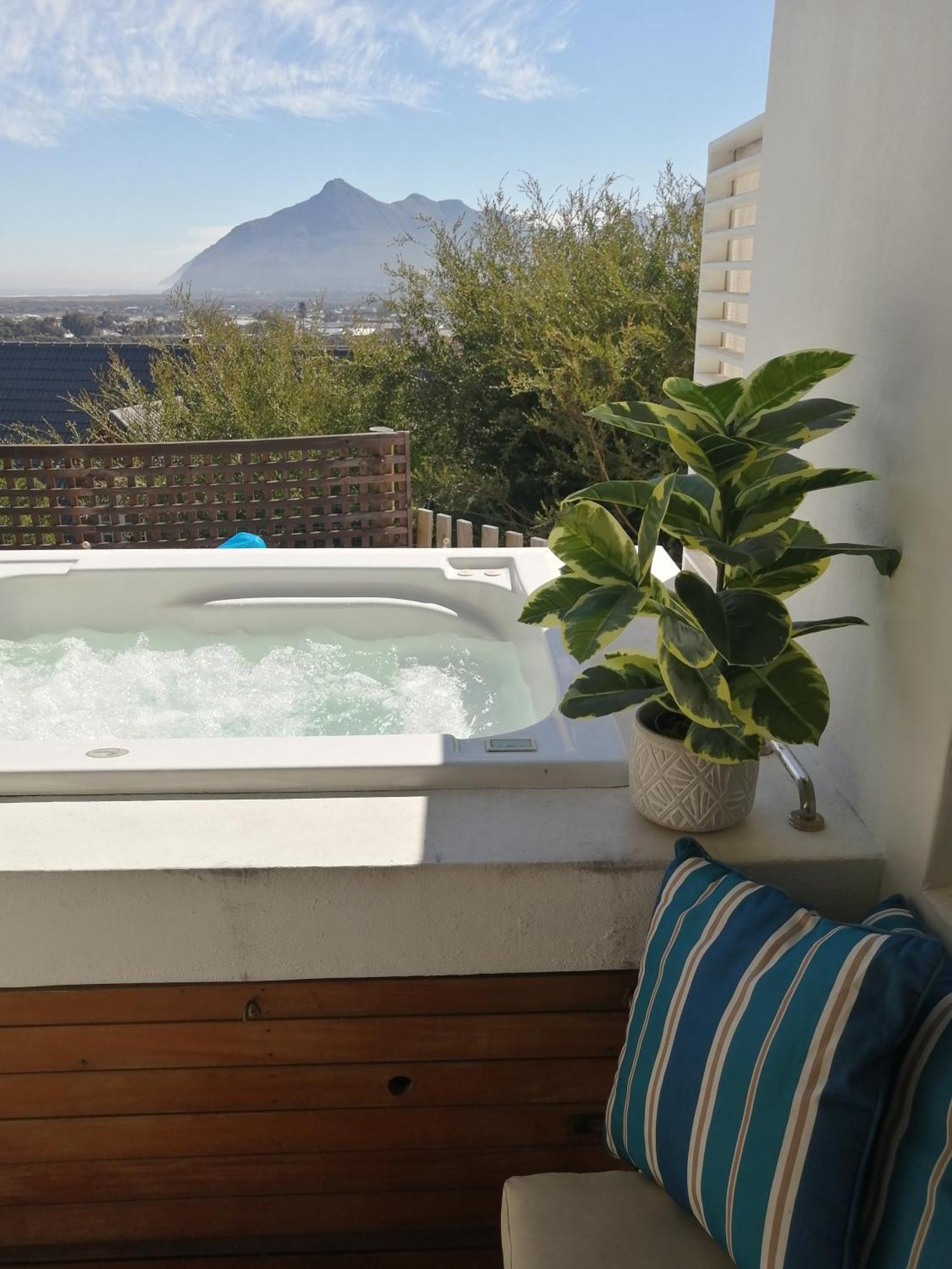 African Violet Guest Suites Noordhoek Exterior foto