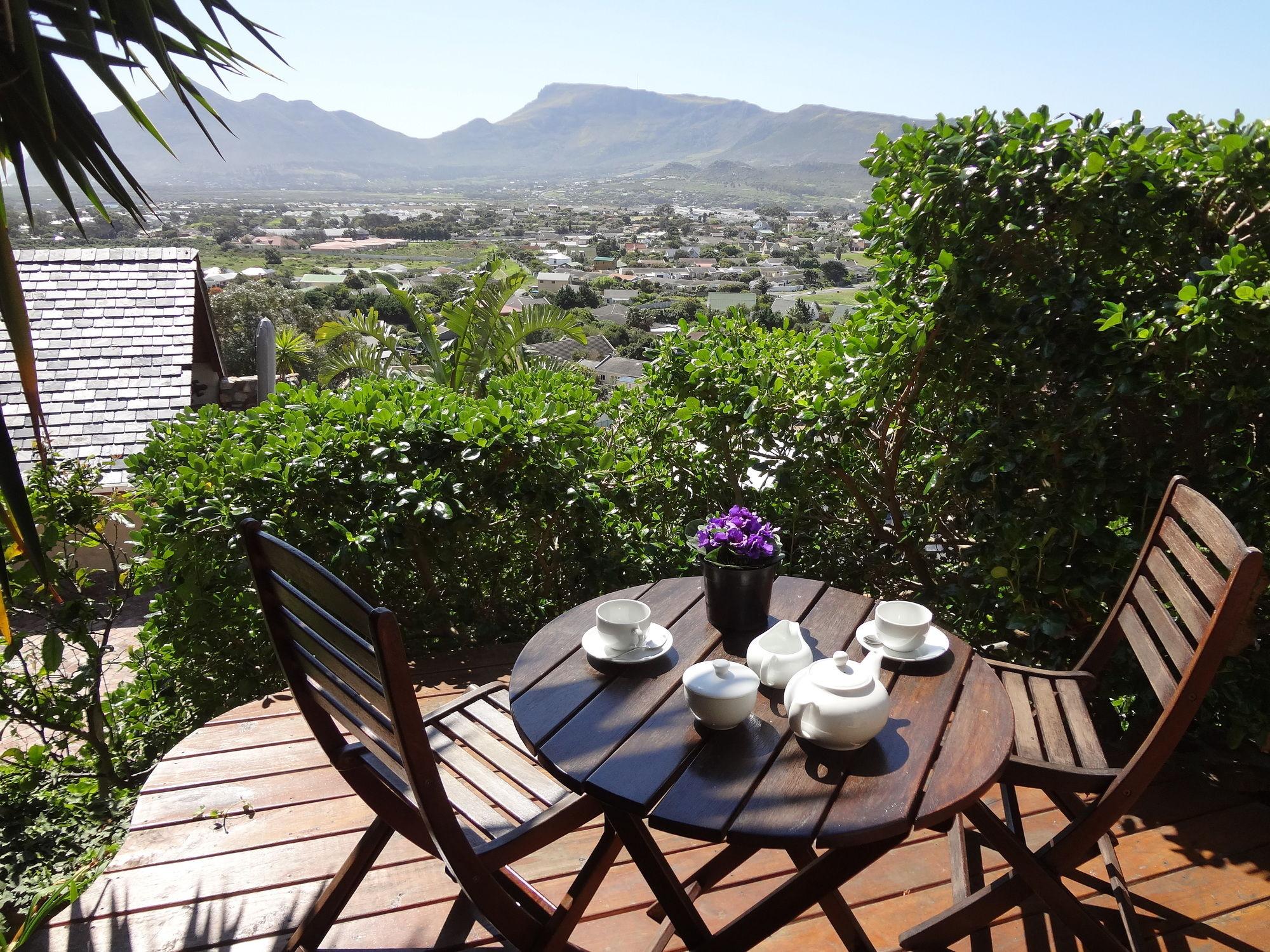 African Violet Guest Suites Noordhoek Exterior foto