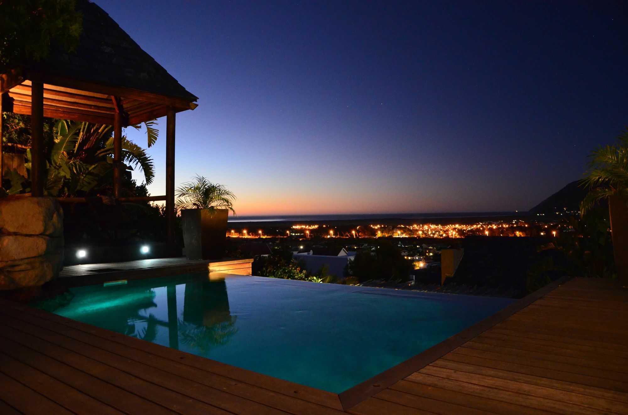 African Violet Guest Suites Noordhoek Exterior foto